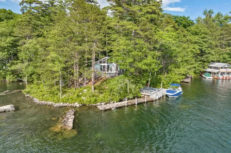 40 Treasure Island Alton NH 03810