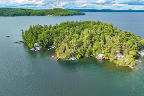 40 Treasure Island Alton NH 03810