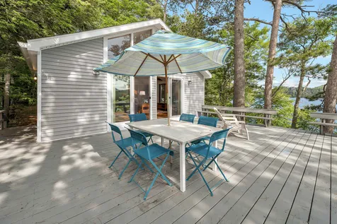 40 Treasure Island Alton NH 03810