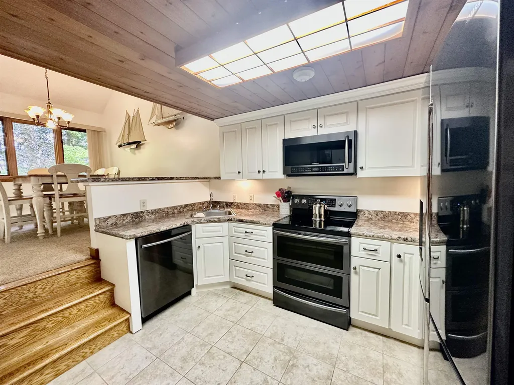 2696 Lake Shore Road Gilford NH 03249