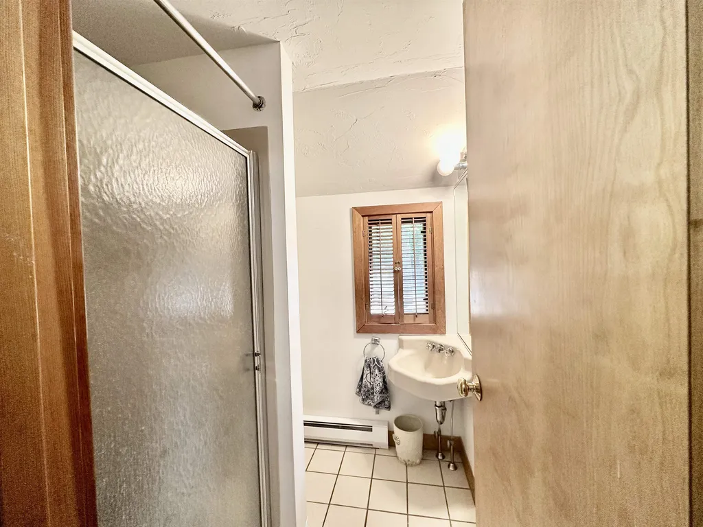 2696 Lake Shore Road Gilford NH 03249