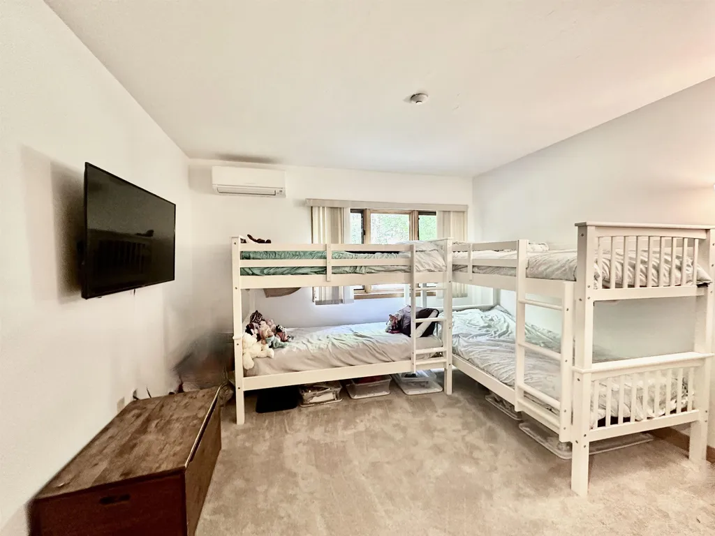 2696 Lake Shore Road Gilford NH 03249