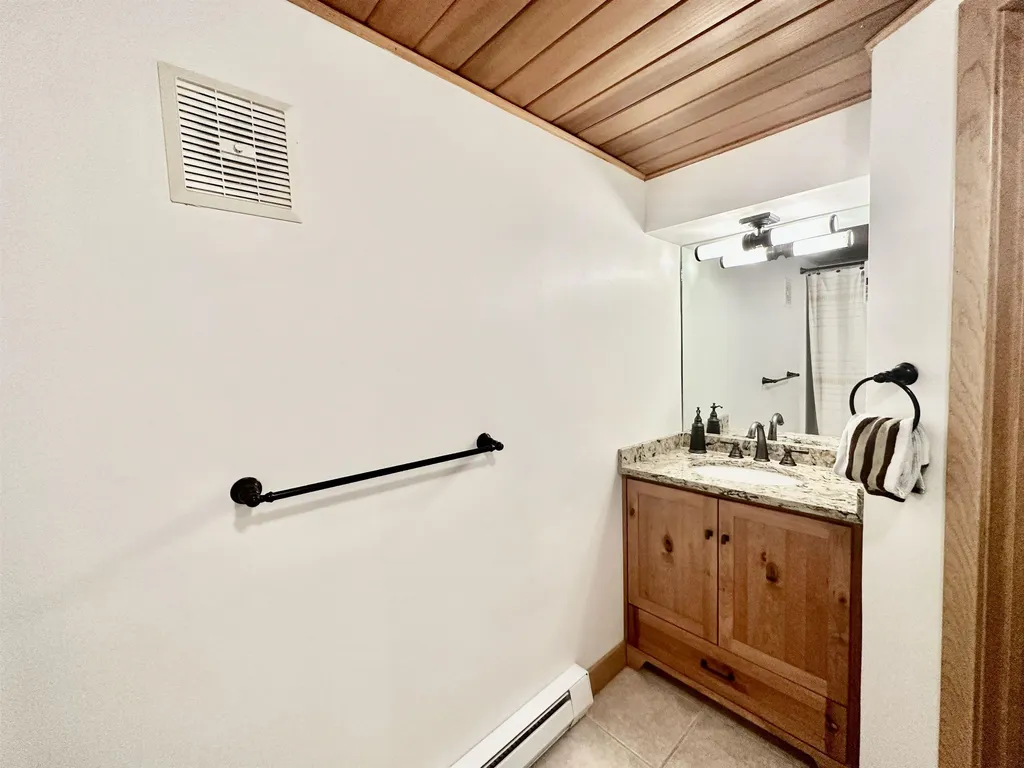 2696 Lake Shore Road Gilford NH 03249