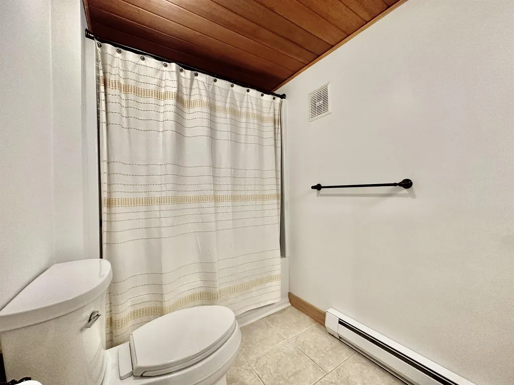 2696 Lake Shore Road Gilford NH 03249