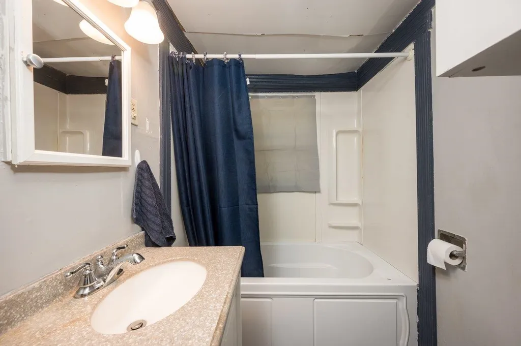 15 1/2 Maple Street Rochester NH 03867
