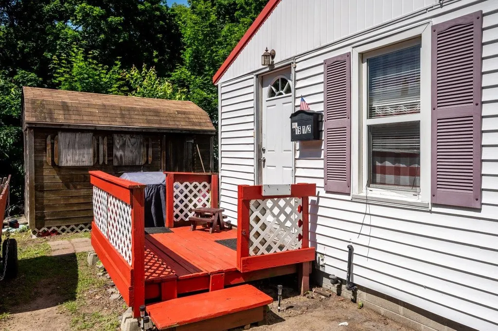 15 1/2 Maple Street Rochester NH 03867
