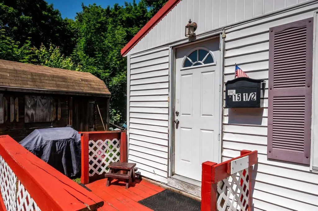 15 1/2 Maple Street Rochester NH 03867