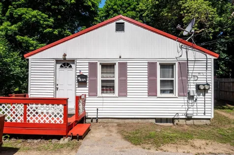 15 1/2 Maple Street Rochester NH 03867