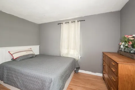 15 1/2 Maple Street Rochester NH 03867