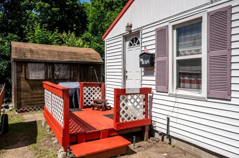 15 1/2 Maple Street Rochester NH 03867