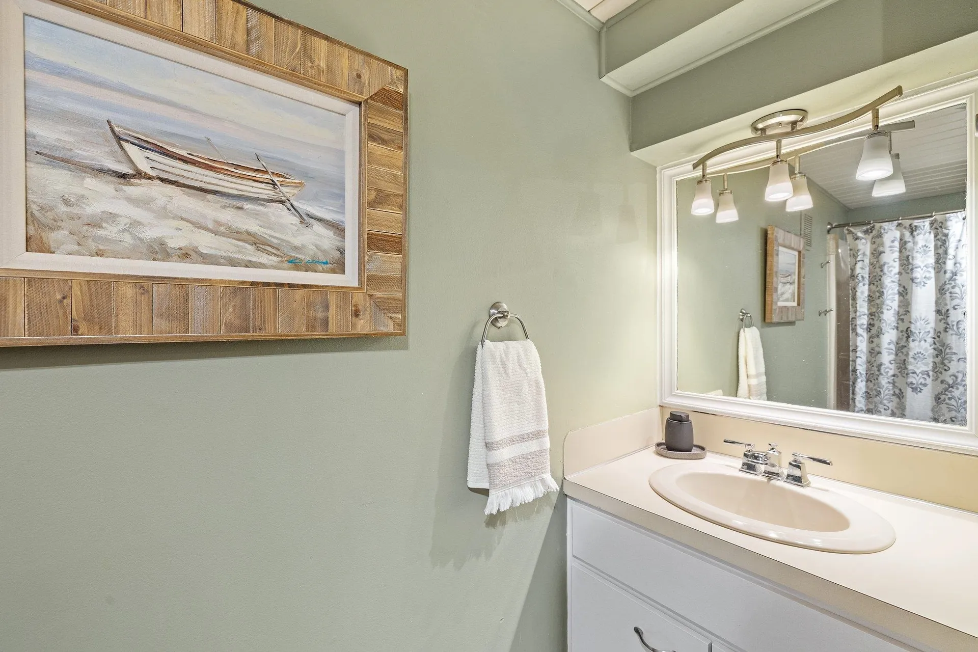 2696 Lake Shore Road Gilford NH 03249