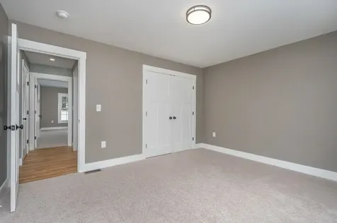 7 Midmark Lane Concord NH 03301