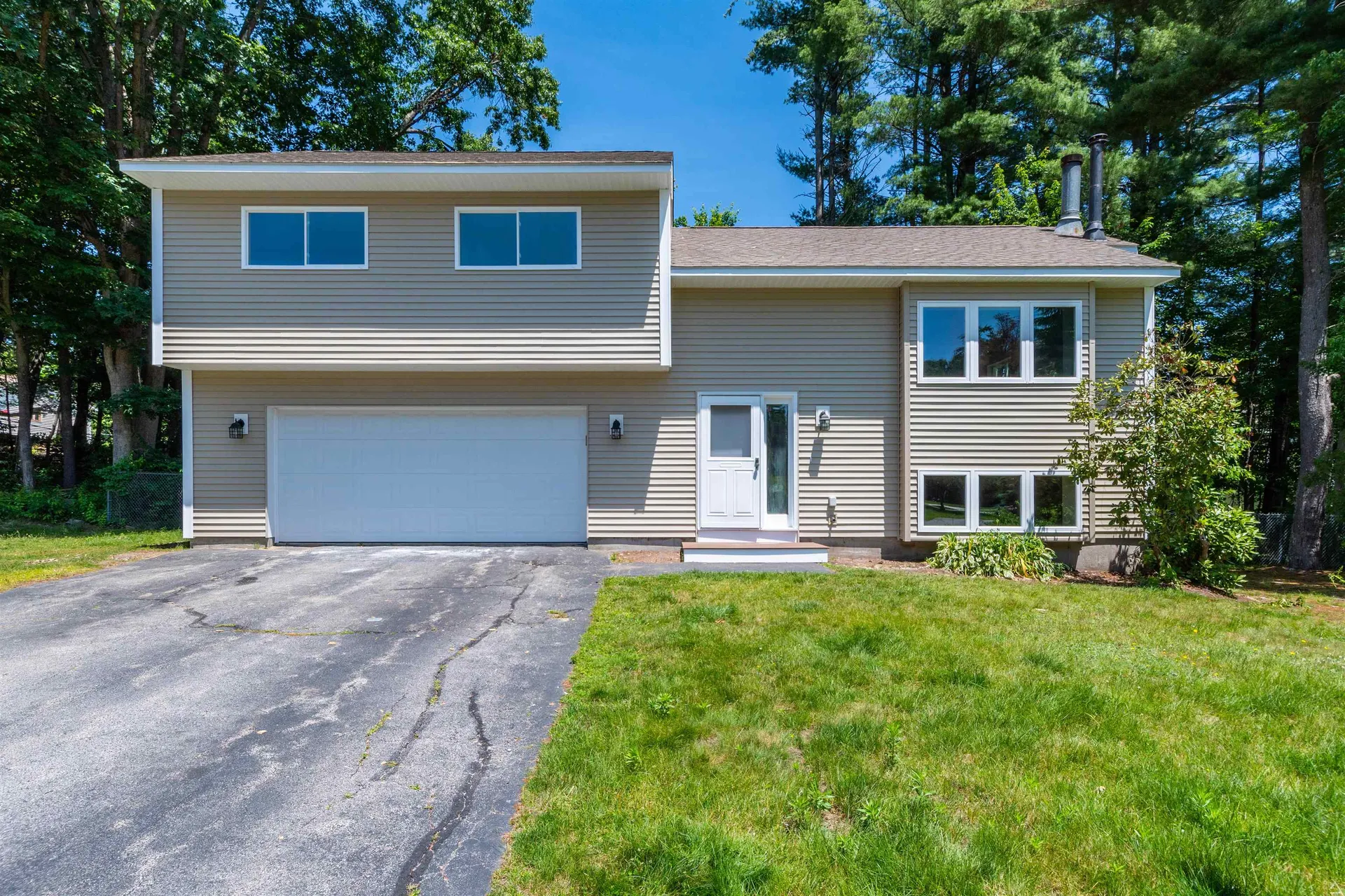 9 Eldorado Circle Nashua NH 03062