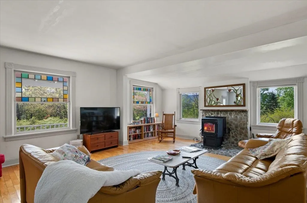 627 West Road Manchester VT 05255