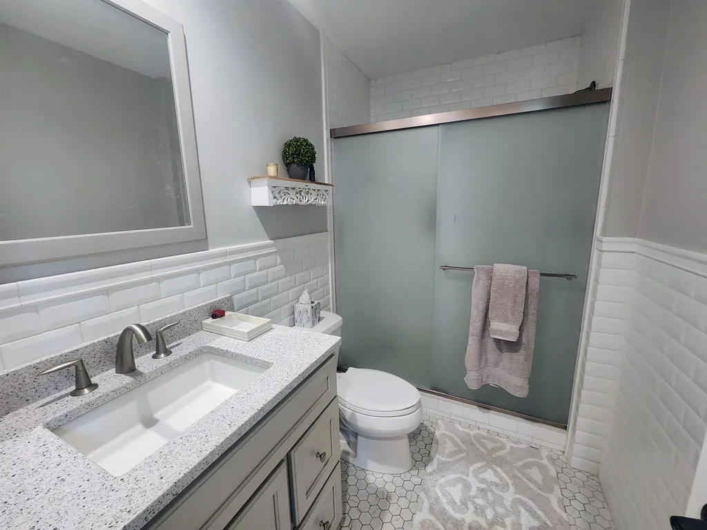 111 Lakeland Drive Hartford VT 05059