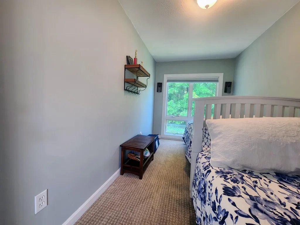 111 Lakeland Drive Hartford VT 05059