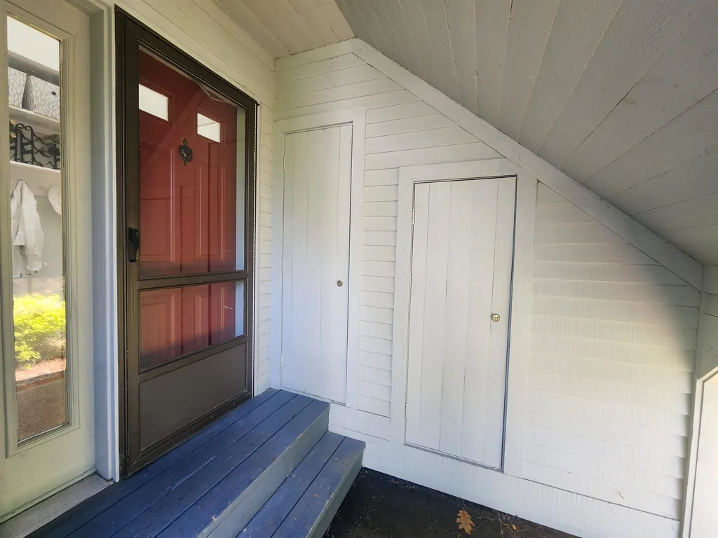 111 Lakeland Drive Hartford VT 05059