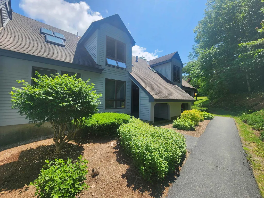 111 Lakeland Drive Hartford VT 05059
