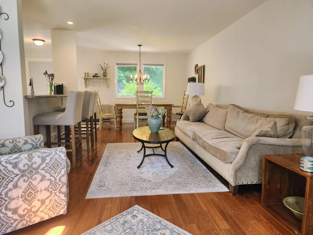 111 Lakeland Drive Hartford VT 05059