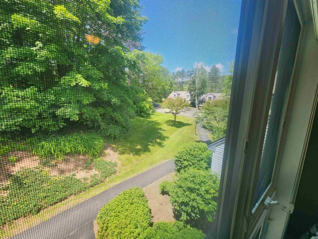 111 Lakeland Drive Hartford VT 05059