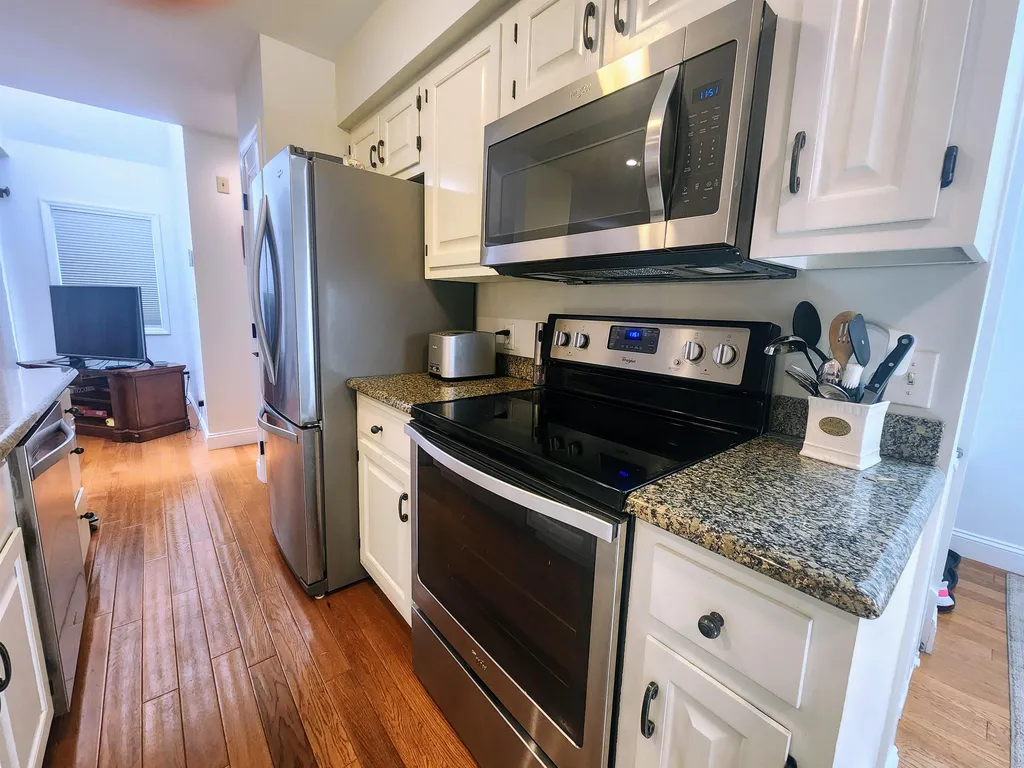111 Lakeland Drive Hartford VT 05059