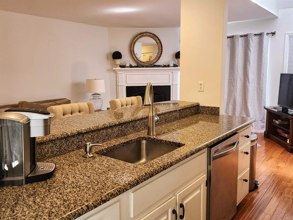 111 Lakeland Drive Hartford VT 05059