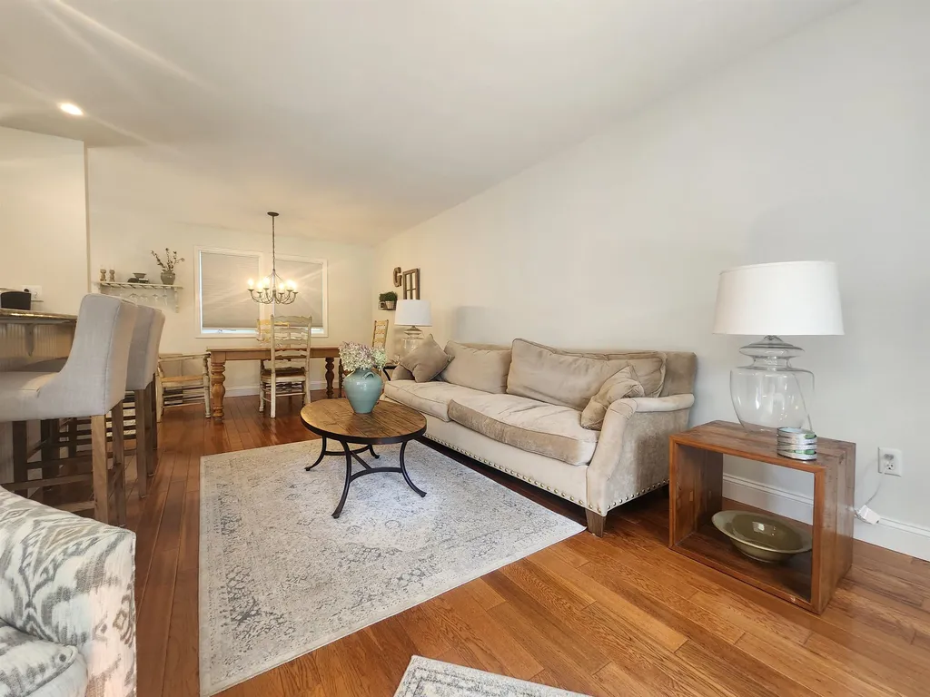 111 Lakeland Drive Hartford VT 05059