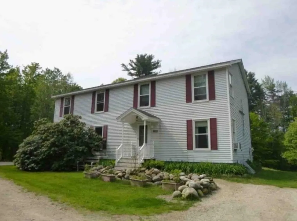803 Cross Country Road Pembroke NH 03275