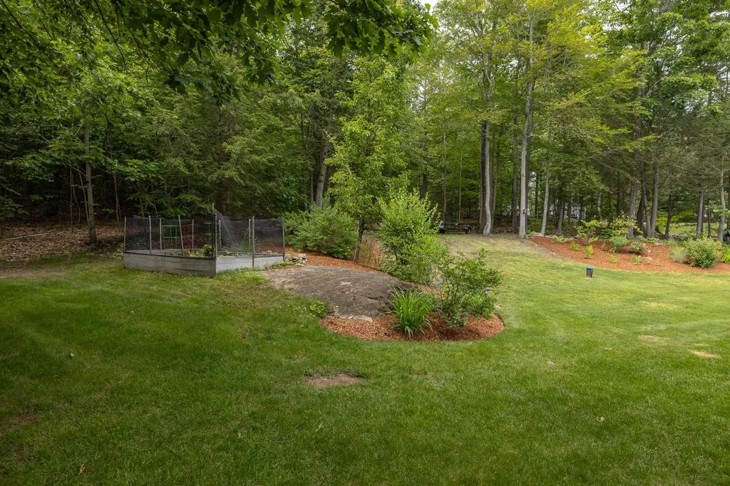 2 Lynwood Road Raymond NH 03077
