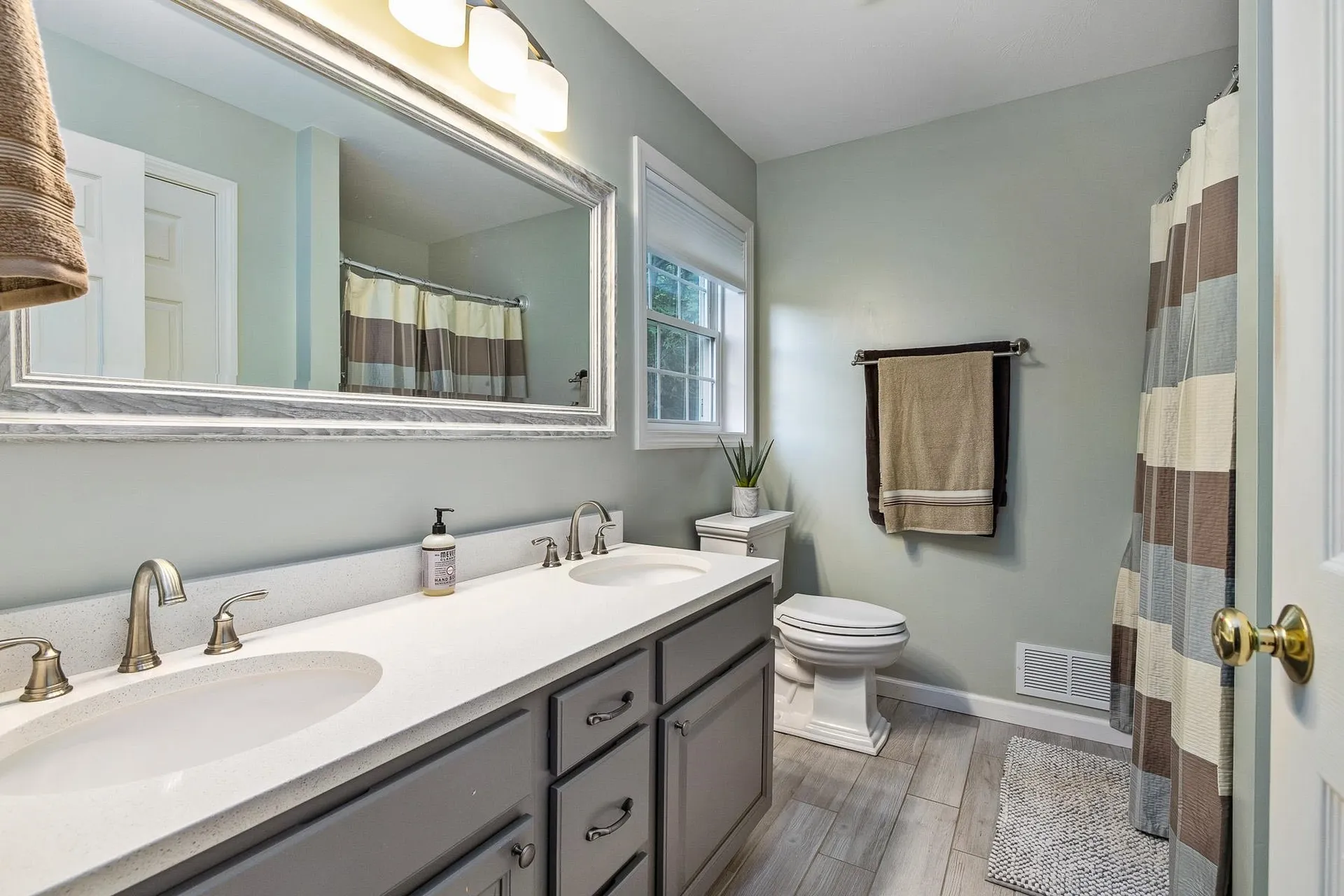 2 Lynwood Road Raymond NH 03077