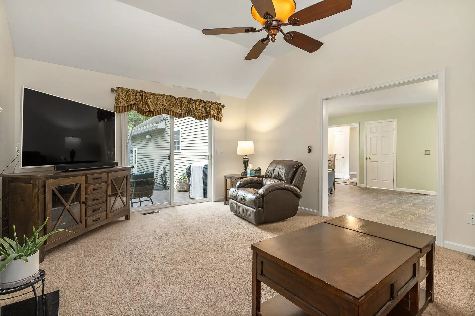 2 Lynwood Road Raymond NH 03077