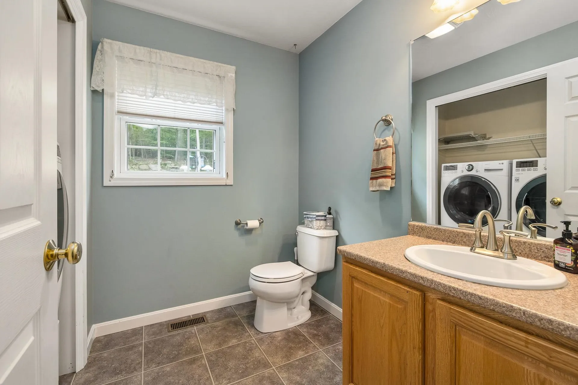 2 Lynwood Road Raymond NH 03077