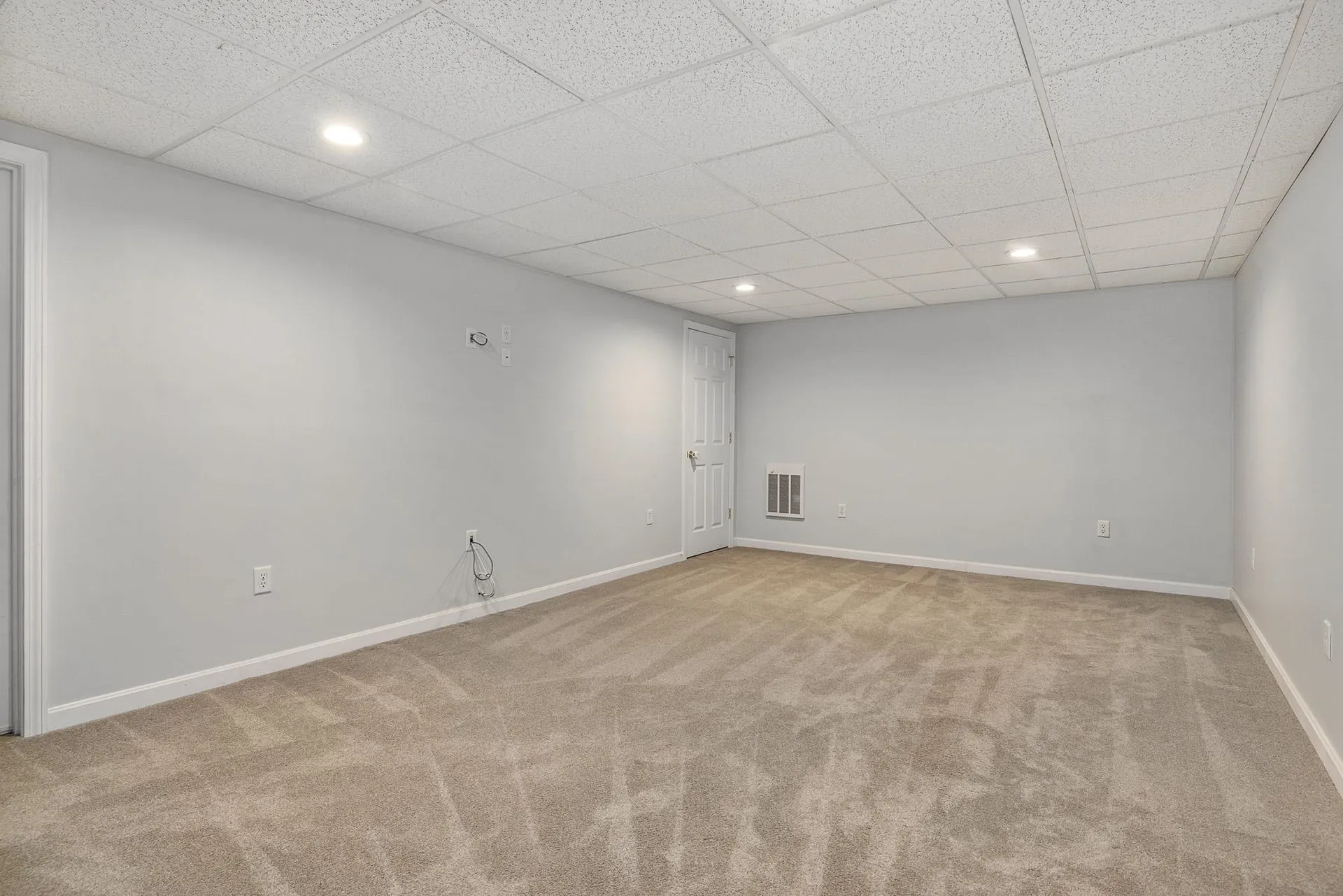 2 Lynwood Road Raymond NH 03077