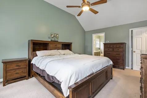 2 Lynwood Road Raymond NH 03077