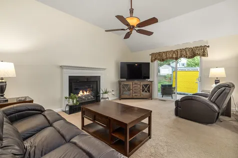2 Lynwood Road Raymond NH 03077