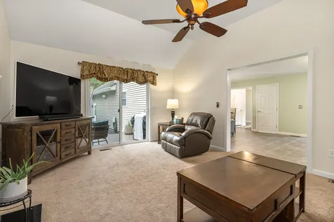 2 Lynwood Road Raymond NH 03077