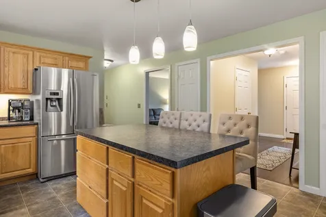2 Lynwood Road Raymond NH 03077
