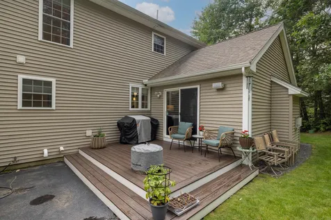 2 Lynwood Road Raymond NH 03077