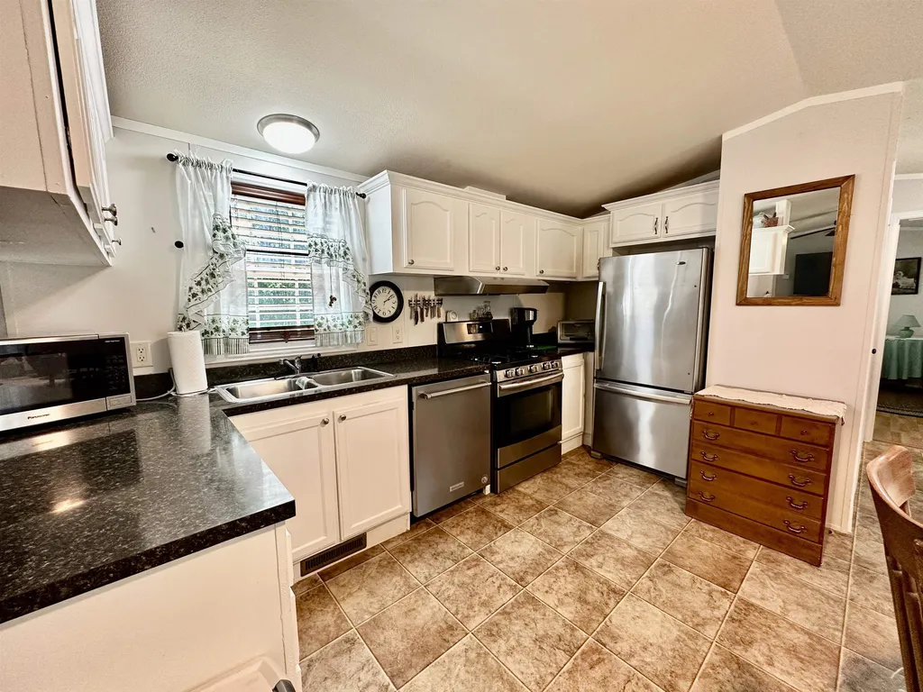 25 Fairway Avenue Newport NH 03773