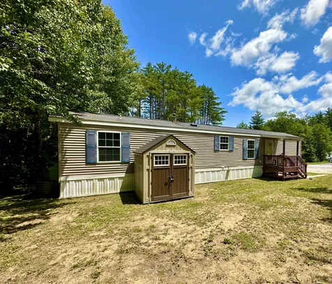 25 Fairway Avenue Newport NH 03773