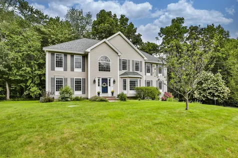 6 Hitching Post Lane Salem NH 03079