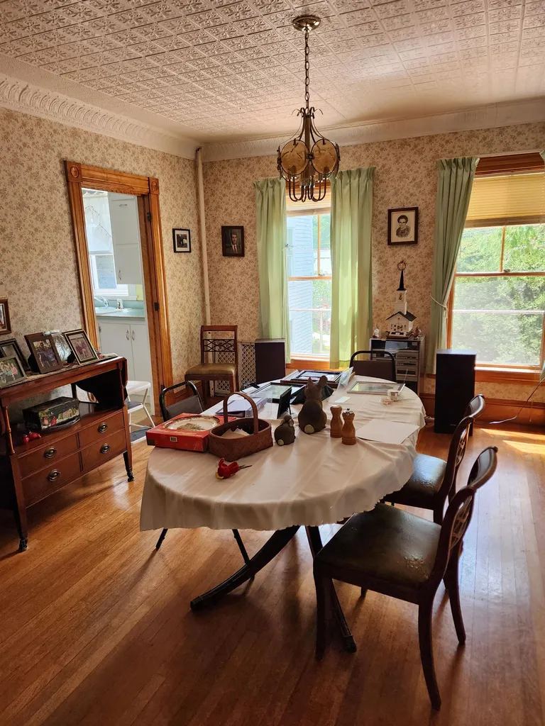 21 Howard Avenue Northfield NH 03276