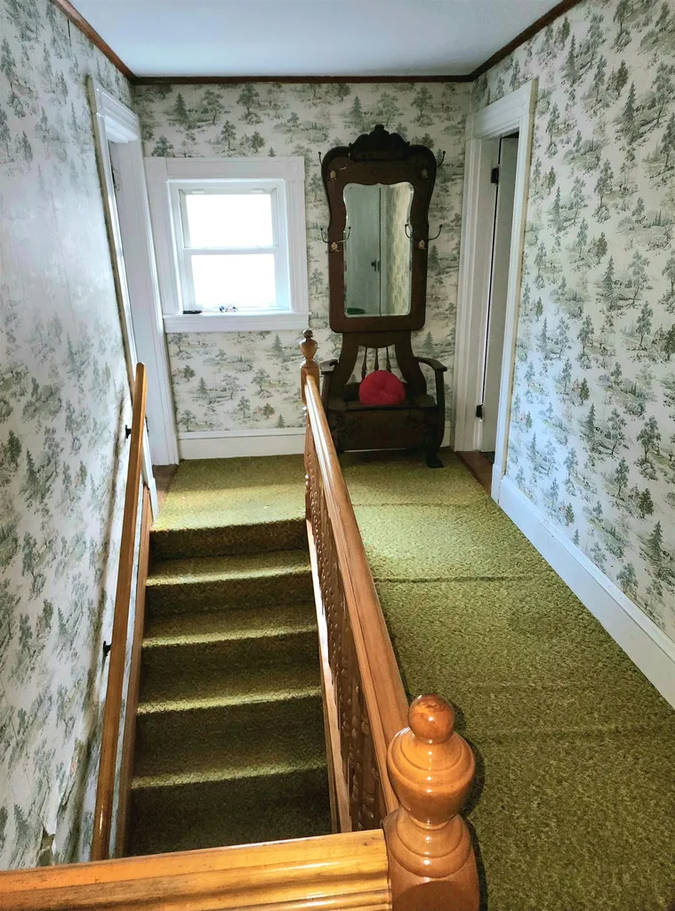 21 Howard Avenue Northfield NH 03276