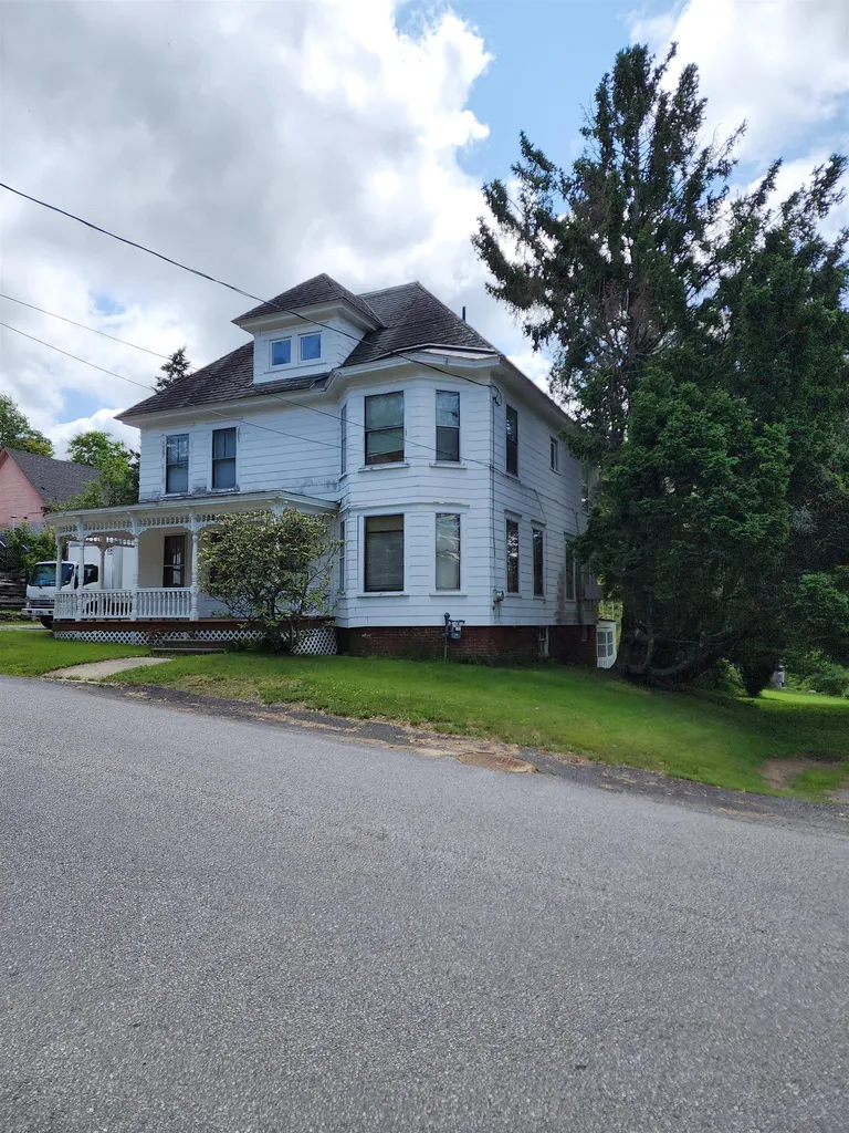 21 Howard Avenue Northfield NH 03276