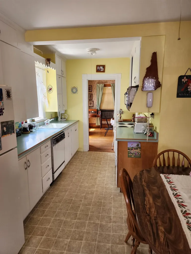 21 Howard Avenue Northfield NH 03276