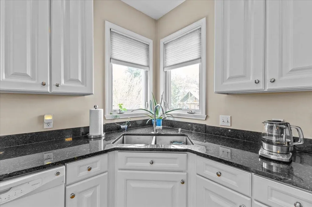 17 Sadler Lane Williston VT 05495