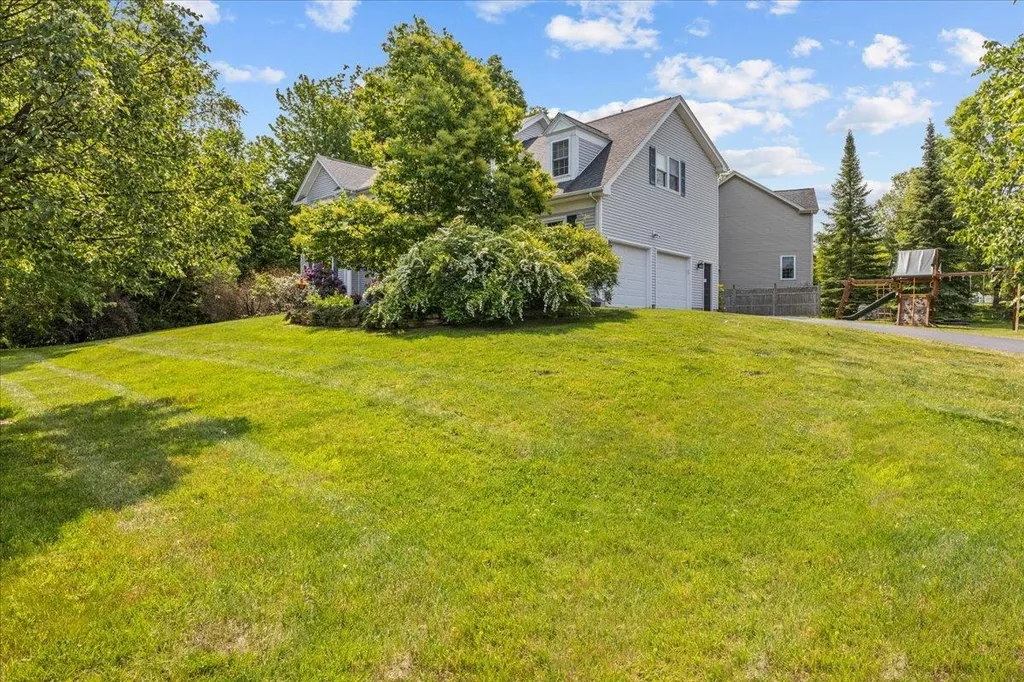 17 Sadler Lane Williston VT 05495