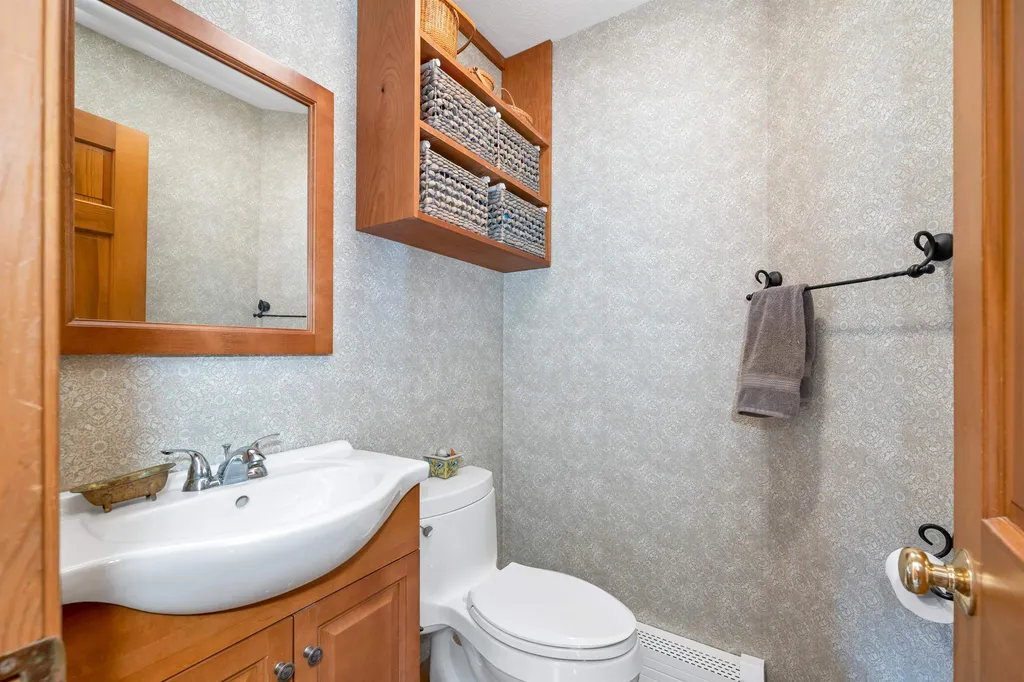 7 Ashlie Road East Kingston NH 03827