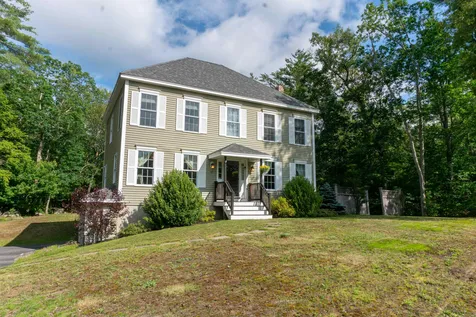 27 Boulder Drive Barrington NH 03825