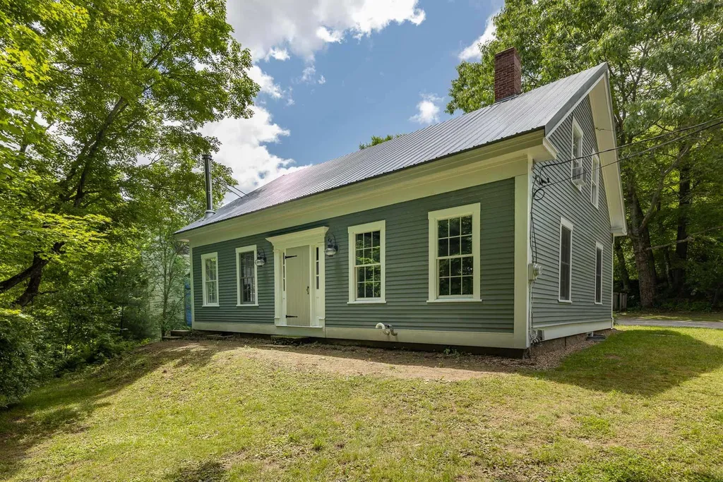 9 Cooper Road Barrington NH 03825